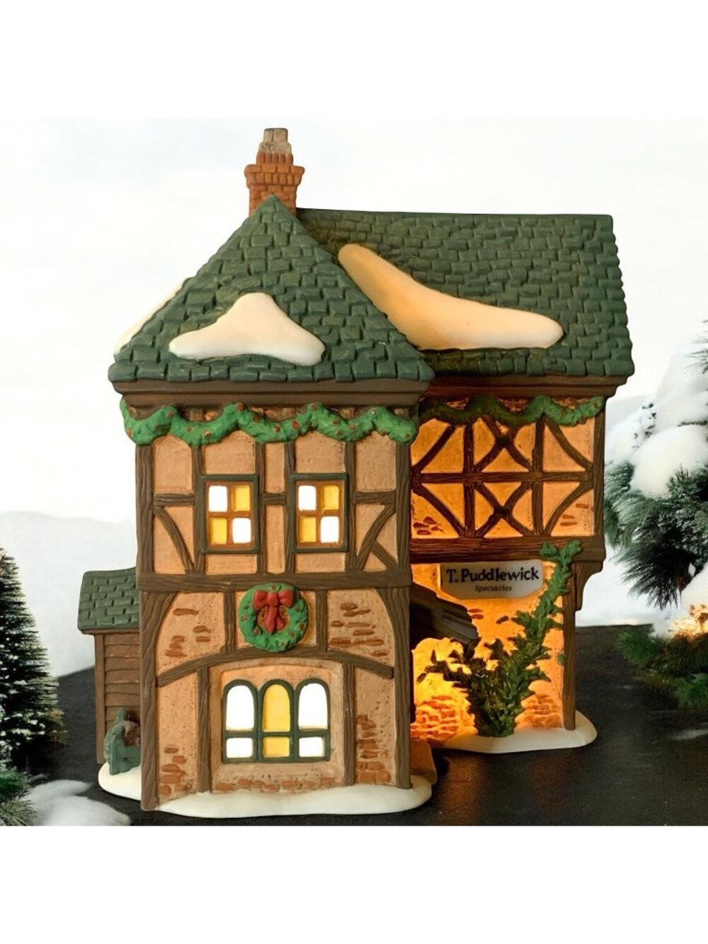 Dept 56 T. Puddlewick Spectacle Shop Dickens Village Lighted Building - 1995